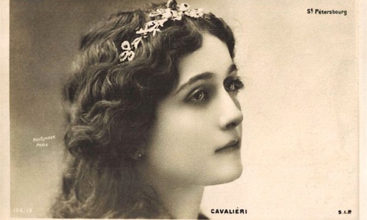 Lina Cavalieri, Venere di bellezza, dea del canto