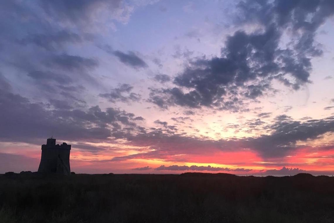Torre Squillace, infuocati tramonti estivi