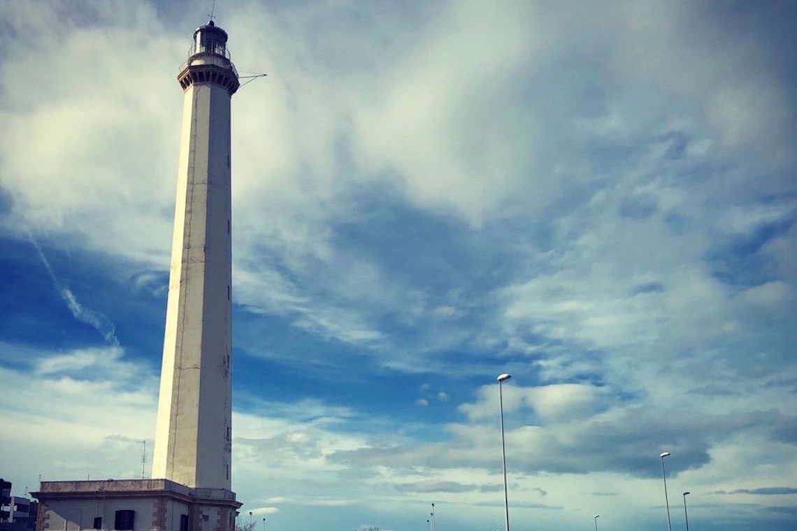 Fari di Puglia, storie intrecciate