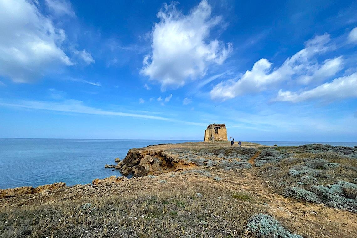 Torre Testa, un vuoto che pensa