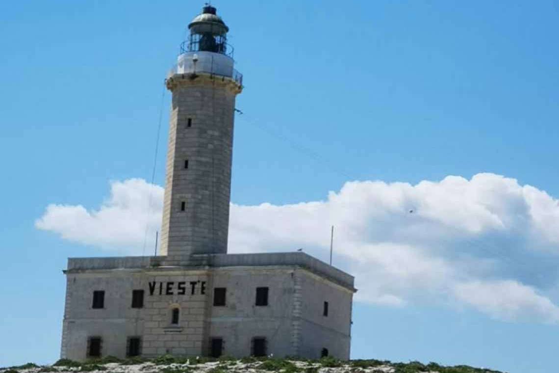 Vieste, il faro e pizzomunno