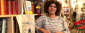 Skribimi una storia