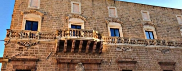 Palazzo D’Elia, sobria linearità