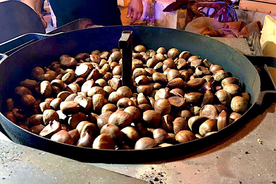 Caldarroste, piacere da condividere