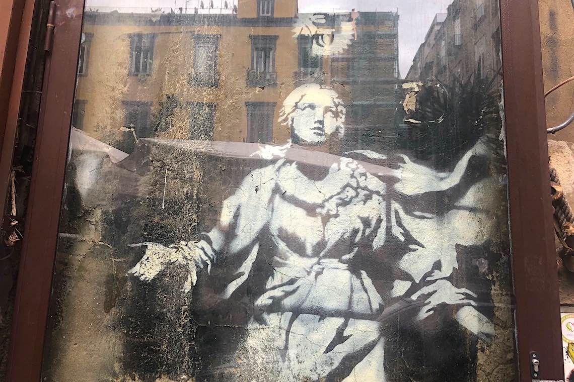 Tra i vicoli di Napoli, Bansky