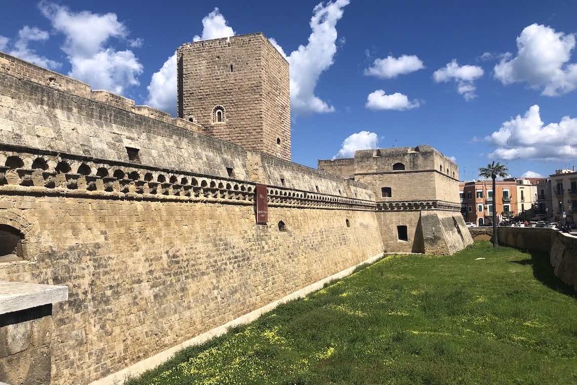 Cinque libri per un castello