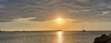 Tramonto in una baia