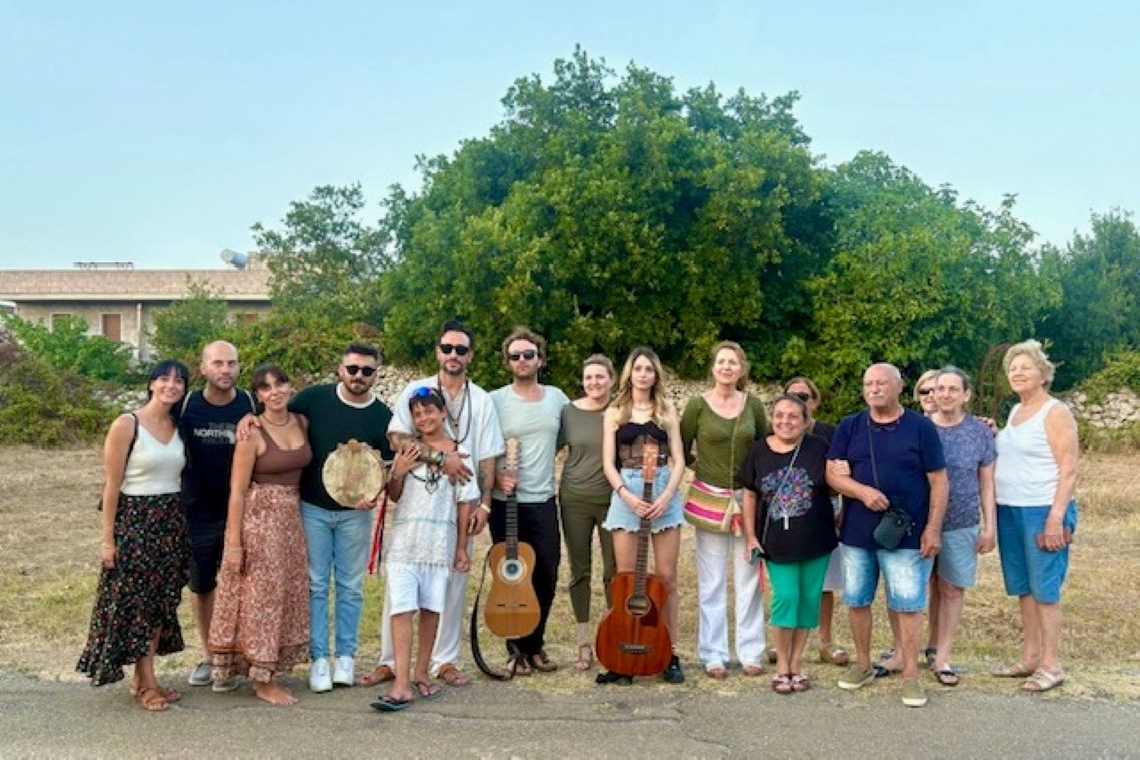 Flash mob per un boschetto da salvare