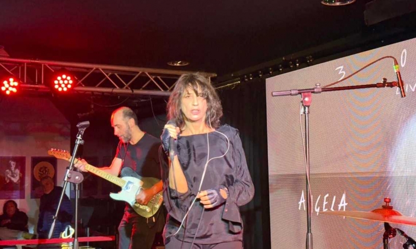 Angela Baraldi, intimo concerto tra terra e cosmo