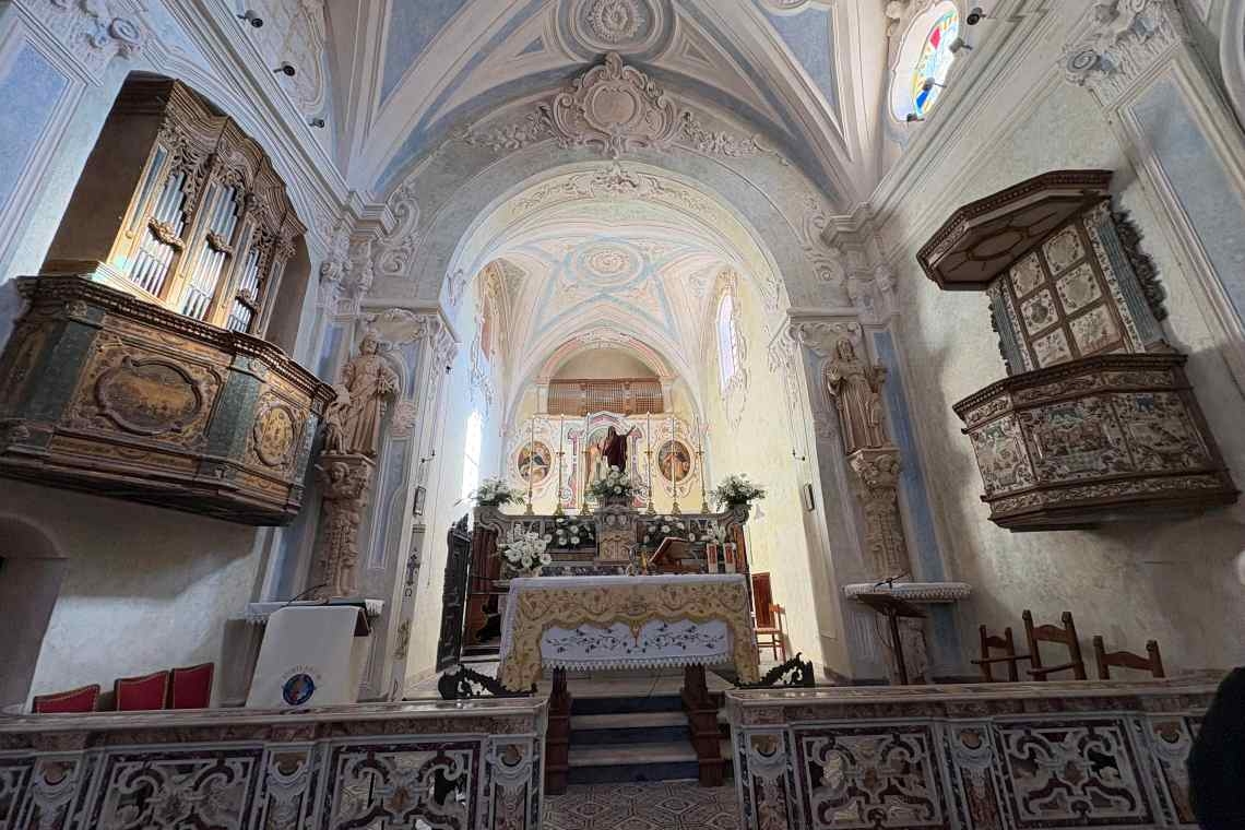 Chiesa san Francesco da Paola, azzurra accoglienza